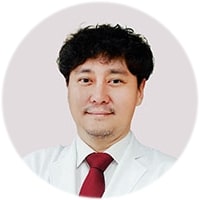장형욱 원장 / 성형외과 전문의
